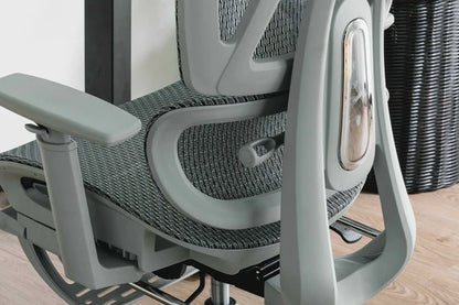 姿勢が整うメッシュチェア