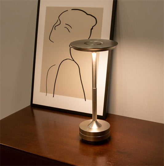 ホテルライクなナイトスタンド　レトロ