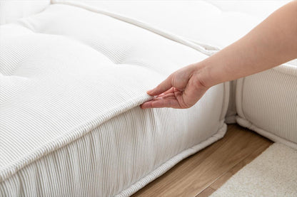 低く整うフロアソファ 4点