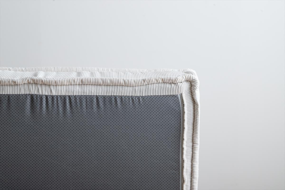 低く整うフロアソファ 4点