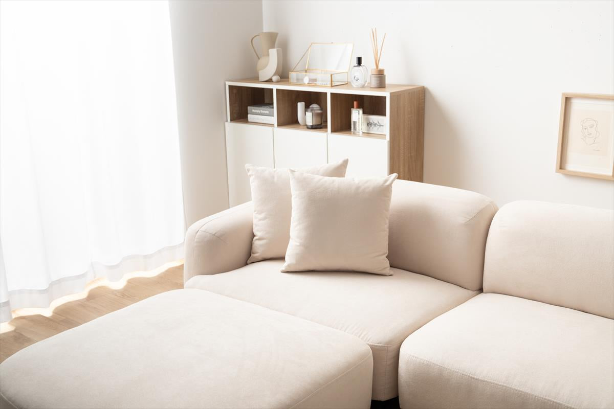 部屋を広く高級感のある姿に変える2人掛けソファ