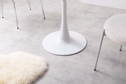 喫茶店の余白 丸テーブル