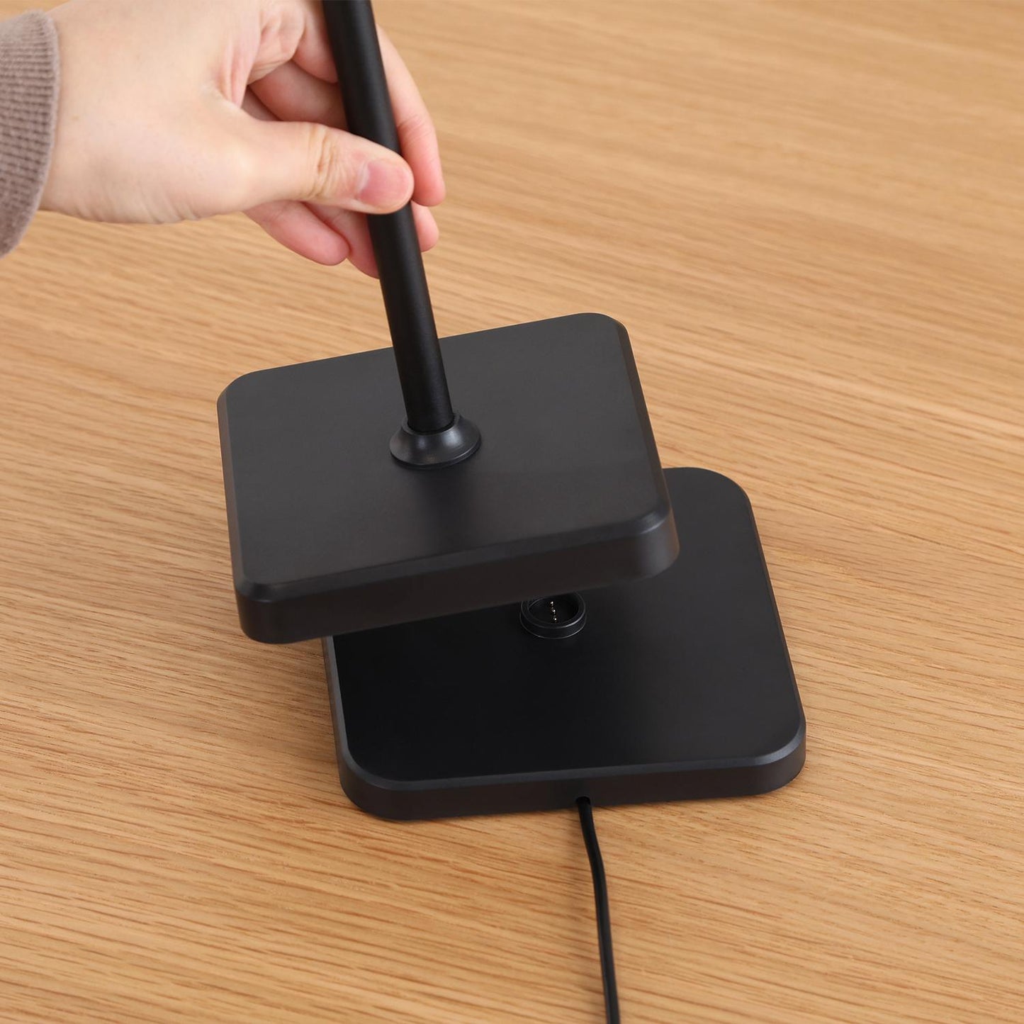 眠りを呼ぶテーブルランプ