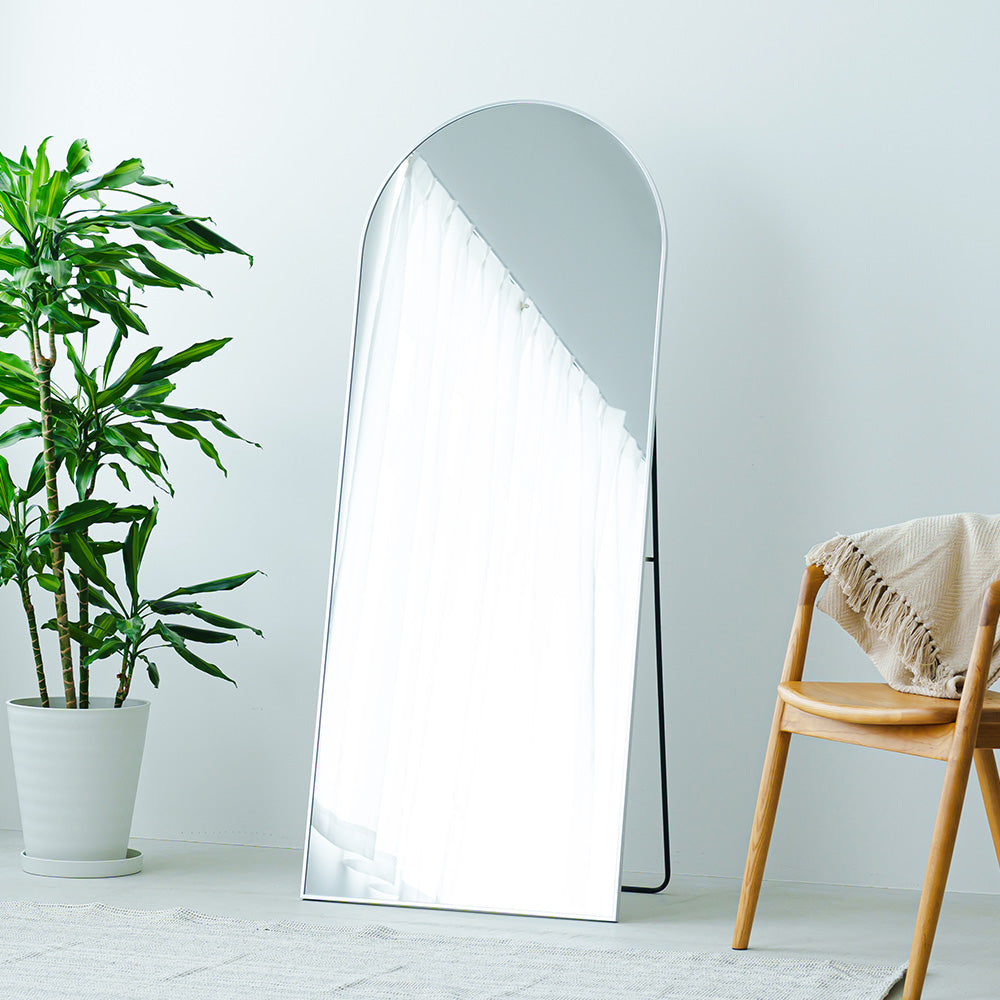 光を連れるスタンドミラー