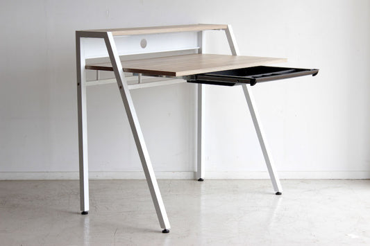 整うミニマルデスク