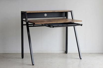 整うミニマルデスク